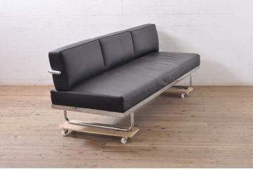 中古　美品　本革(レザー)　Cassina(カッシーナ)　Le Corbusier(ル・コルビュジエ)　LC5　シンプルモダンなデザインが素敵な3人掛けソファ(3Pソファ、三人掛け)(定価約174万円)(R-068573)