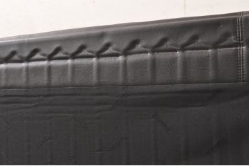 中古　美品　本革(レザー)　Cassina(カッシーナ)　Le Corbusier(ル・コルビュジエ)　LC5　シンプルモダンなデザインが素敵な3人掛けソファ(3Pソファ、三人掛け)(定価約174万円)(R-068573)