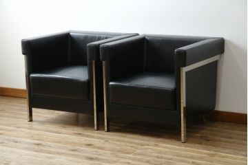 中古　美品　希少な廃盤品　アイデックモダン(AIDEC MODERN)　パスカル(PASCAL)　本革(レザー)　スクエア型のモダンなデザインが特徴的な1Pソファ(1人掛けソファ、ラウンジチェア、レザーチェア、アームチェア、椅子、イス、いす、バラ売り可能)(定価2脚で約70万円)(R-068574)