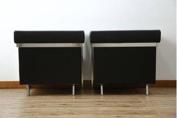 中古　美品　希少な廃盤品　アイデックモダン(AIDEC MODERN)　パスカル(PASCAL)　本革(レザー)　スクエア型のモダンなデザインが特徴的な1Pソファ(1人掛けソファ、ラウンジチェア、レザーチェア、アームチェア、椅子、イス、いす、バラ売り可能)(定価2脚で約70万円)(R-068574)
