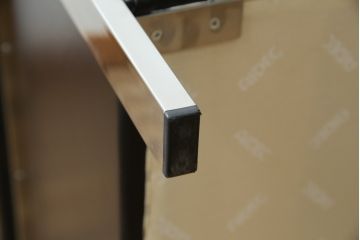 中古　美品　希少な廃盤品　アイデックモダン(AIDEC MODERN)　パスカル(PASCAL)　本革(レザー)　スクエア型のモダンなデザインが特徴的な1Pソファ(1人掛けソファ、ラウンジチェア、レザーチェア、アームチェア、椅子、イス、いす、バラ売り可能)(定価2脚で約70万円)(R-068574)