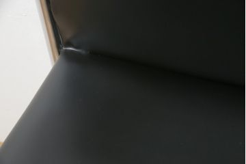 中古　美品!!　Cassina(カッシーナ)　184EVE(イヴ)　洗練されたモダンデザインが目を引くアームチェア2脚セット(ダイニングチェア、椅子、イス)(定価2脚で約60万円)(R-068579)