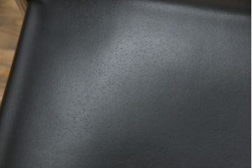 中古　美品!!　Cassina(カッシーナ)　184EVE(イヴ)　洗練されたモダンデザインが目を引くアームチェア2脚セット(ダイニングチェア、椅子、イス)(定価2脚で約60万円)(R-068579)