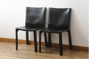 中古　Cassina(カッシーナ)　412　CAB(キャブ)　MARIO BELLINI(マリオベリーニ)　ブラック(黒)　シンプルモダンな空間づくりに活躍するアームレスチェア2脚セット(ダイニングチェア、椅子、イス)(定価2脚で約48万円)(R-068580)
