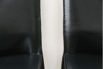 中古　Cassina(カッシーナ)　412　CAB(キャブ)　MARIO BELLINI(マリオベリーニ)　ブラック(黒)　シンプルモダンな空間づくりに活躍するアームレスチェア2脚セット(ダイニングチェア、椅子、イス)(定価2脚で約48万円)(R-068580)
