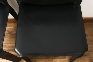 中古　Cassina(カッシーナ)　412　CAB(キャブ)　MARIO BELLINI(マリオベリーニ)　ブラック(黒)　シンプルモダンな空間づくりに活躍するアームレスチェア2脚セット(ダイニングチェア、椅子、イス)(定価2脚で約48万円)(R-068580)