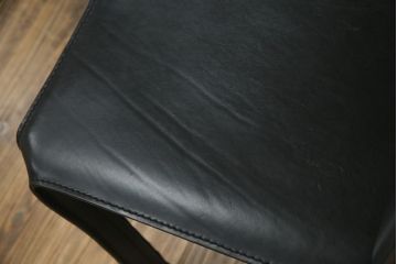 中古　Cassina(カッシーナ)　412　CAB(キャブ)　MARIO BELLINI(マリオベリーニ)　ブラック(黒)　シンプルモダンな空間づくりに活躍するアームレスチェア2脚セット(ダイニングチェア、椅子、イス)(定価2脚で約48万円)(R-068580)