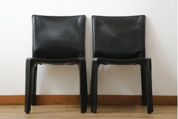 中古　Cassina(カッシーナ)　412　CAB(キャブ)　MARIO BELLINI(マリオベリーニ)　ブラック(黒)　シンプルモダンな空間づくりに活躍するアームレスチェア2脚セット(ダイニングチェア、椅子、イス)(定価2脚で約48万円)(R-068581)