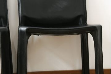 中古　Cassina(カッシーナ)　412　CAB(キャブ)　MARIO BELLINI(マリオベリーニ)　ブラック(黒)　シンプルモダンな空間づくりに活躍するアームレスチェア2脚セット(ダイニングチェア、椅子、イス)(定価2脚で約48万円)(R-068581)