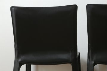 中古　Cassina(カッシーナ)　412　CAB(キャブ)　MARIO BELLINI(マリオベリーニ)　ブラック(黒)　シンプルモダンな空間づくりに活躍するアームレスチェア2脚セット(ダイニングチェア、椅子、イス)(定価2脚で約48万円)(R-068581)