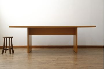 中古　イタリア　arflex(アルフレックス)　BONTE(ボンテ)　Cini Boeri(チニ・ボエリ)デザイン　シンプルながらスタイリッシュな佇まいが魅力の6人掛けダイニングテーブル(4人掛け、作業台、食卓)(定価約28万円)(R-068584)