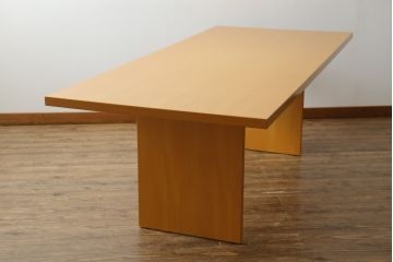 中古　イタリア　arflex(アルフレックス)　BONTE(ボンテ)　Cini Boeri(チニ・ボエリ)デザイン　シンプルながらスタイリッシュな佇まいが魅力の6人掛けダイニングテーブル(4人掛け、作業台、食卓)(定価約28万円)(R-068584)
