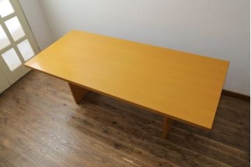 中古　イタリア　arflex(アルフレックス)　BONTE(ボンテ)　Cini Boeri(チニ・ボエリ)デザイン　シンプルながらスタイリッシュな佇まいが魅力の6人掛けダイニングテーブル(4人掛け、作業台、食卓)(定価約28万円)(R-068584)