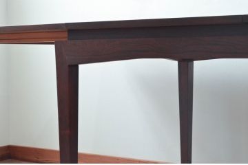 デンマークビンテージ　老舗家具メーカーBRAMIN(ブラーミン)　ローズウッド材の杢目が美しいダイニングテーブル(エクステンションテーブル、6人掛け、8人掛け、食卓、ヴィンテージ、北欧)(R-068585)