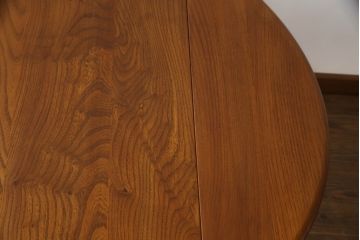 イギリスビンテージ　ERCOL(アーコール)　エルム材　シンプルなデザインで実用性抜群なウィンザードロップリーフテーブル(バタフライテーブル、ラウンドテーブル、ヴィンテージ)(R-068586)