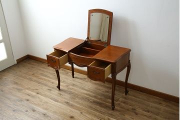 中古　DREXEL HERITAGE(ドレクセルヘリテイジ)　Touraine(ツーレイン)シリーズ　クラシックなデザインがステキなドレッサー(デスク、テーブル、机)(R-068587)