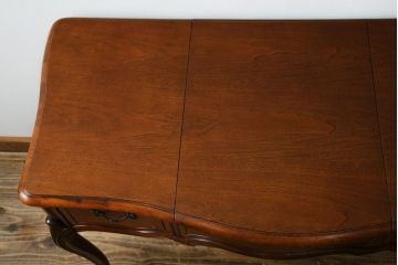 中古　DREXEL HERITAGE(ドレクセルヘリテイジ)　Touraine(ツーレイン)シリーズ　クラシックなデザインがステキなドレッサー(デスク、テーブル、机)(R-068587)