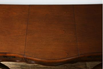 中古　DREXEL HERITAGE(ドレクセルヘリテイジ)　Touraine(ツーレイン)シリーズ　クラシックなデザインがステキなドレッサー(デスク、テーブル、机)(R-068587)