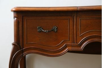 中古　DREXEL HERITAGE(ドレクセルヘリテイジ)　Touraine(ツーレイン)シリーズ　クラシックなデザインがステキなドレッサー(デスク、テーブル、机)(R-068587)