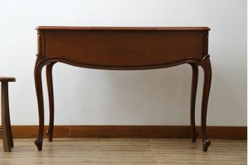 中古　DREXEL HERITAGE(ドレクセルヘリテイジ)　Touraine(ツーレイン)シリーズ　クラシックなデザインがステキなドレッサー(デスク、テーブル、机)(R-068587)