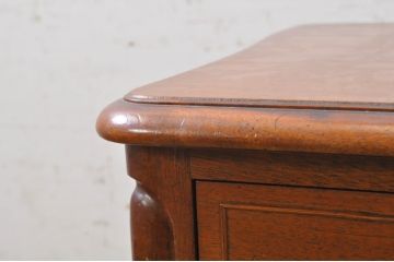 中古　DREXEL HERITAGE(ドレクセルヘリテイジ)　Touraine(ツーレイン)シリーズ　クラシックなデザインがステキなドレッサー(デスク、テーブル、机)(R-068587)