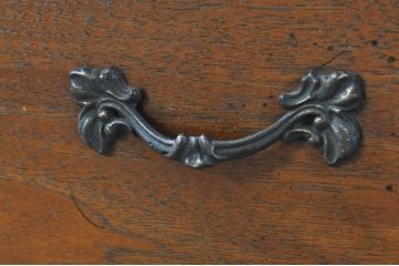 中古　DREXEL HERITAGE(ドレクセルヘリテイジ)　Touraine(ツーレイン)シリーズ　クラシックなデザインがステキなドレッサー(デスク、テーブル、机)(R-068587)