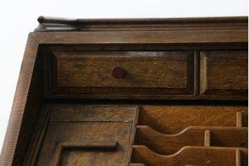 イギリスアンティーク　上手物!!　オーク材　上品な佇まいが魅力のライティングビューロー(デスク、机、簿記机、ワークデスク、在宅用、在宅ワーク用、英国)(R-068597)
