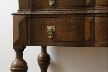 イギリスアンティーク　上手物!!　オーク材　上品な佇まいが魅力のライティングビューロー(デスク、机、簿記机、ワークデスク、在宅用、在宅ワーク用、英国)(R-068597)