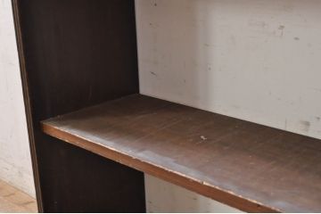 和製アンティーク　味のある木の風合いが魅力の楔(クサビ)式本棚(ブックシェルフ、オープンシェルフ、飾り棚)(R-068611)