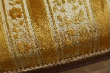 中古　DREXEL HERITAGE(ドレクセルヘリテイジ)　Touraine(ツーレイン)　猫脚の優美な曲線デザインが目を惹くスツール(チェア、椅子、オットマン、)(R-068612)
