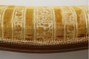 中古　DREXEL HERITAGE(ドレクセルヘリテイジ)　Touraine(ツーレイン)　猫脚の優美な曲線デザインが目を惹くスツール(チェア、椅子、オットマン、)(R-068612)