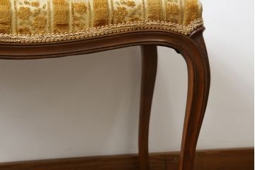 中古　DREXEL HERITAGE(ドレクセルヘリテイジ)　Touraine(ツーレイン)　猫脚の優美な曲線デザインが目を惹くスツール(チェア、椅子、オットマン、)(R-068612)