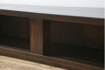 和製ビンテージ　重厚な存在感と渋い色味が魅力の置き床ローボード(上り框、飾り台、テレビ台、収納棚、ヴィンテージ)(R-068621)