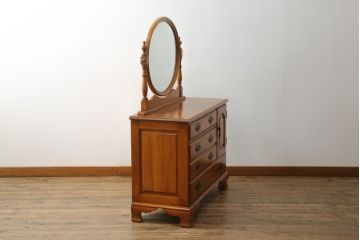 中古　横浜クラシック家具　ダニエル(Daniel)　ラウンド型の鏡が印象的なドレッシングチェスト(ドレッサー、鏡台、ミラー)(R-068623)