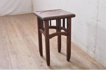 和製アンティーク　古い洋館で使われていた欅(ケヤキ)材製のサイドテーブル(花台、飾り台、エンドテーブル、ナイトテーブル)(R-068633)