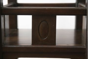 和製アンティーク　古い洋館で使われていた大正ロマンの雰囲気漂うカバ材のサイドテーブル(花台、飾り台、エンドテーブル、ナイトテーブル)(R-068634)