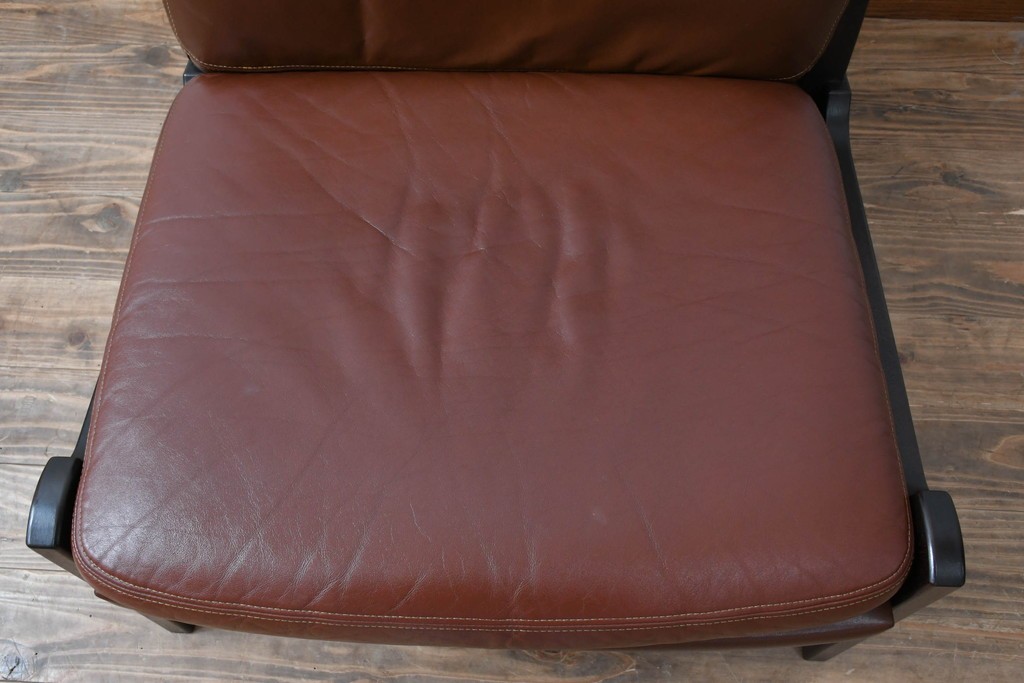 和製ビンテージ　CONDE HOUSE(カンディハウス)　Hock(ホック)　落ち着いた寛ぎの空間づくりにおすすめな1人掛けレザーソファとオットマンのセット　(R-068643)