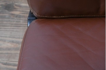 和製ビンテージ　CONDE HOUSE(カンディハウス)　Hock(ホック)　落ち着いた寛ぎの空間づくりにおすすめな1人掛けレザーソファとオットマンのセット　(R-068643)