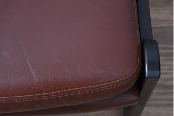 和製ビンテージ　CONDE HOUSE(カンディハウス)　Hock(ホック)　落ち着いた寛ぎの空間づくりにおすすめな1人掛けレザーソファとオットマンのセット　(R-068643)