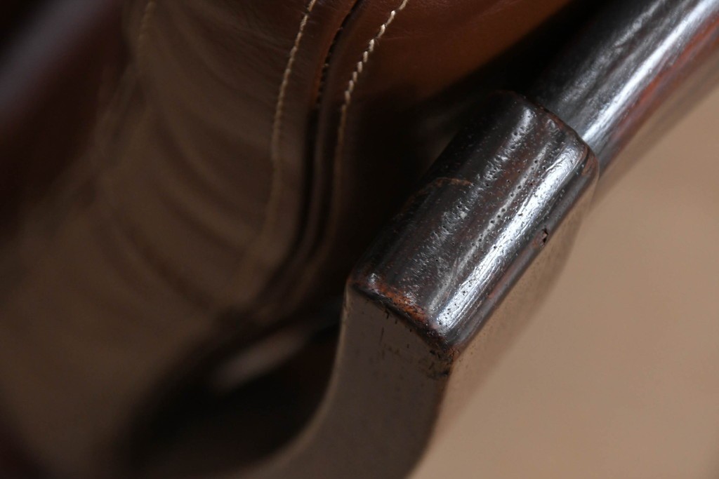 和製ビンテージ　CONDE HOUSE(カンディハウス)　Hock(ホック)　落ち着いた寛ぎの空間づくりにおすすめな1人掛けレザーソファとオットマンのセット　(R-068643)