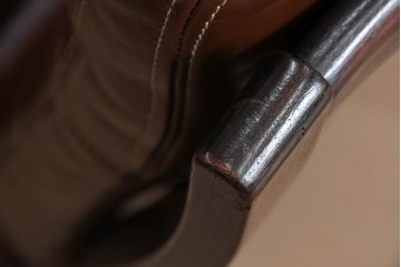 和製ビンテージ　CONDE HOUSE(カンディハウス)　Hock(ホック)　落ち着いた寛ぎの空間づくりにおすすめな1人掛けレザーソファとオットマンのセット　(R-068643)