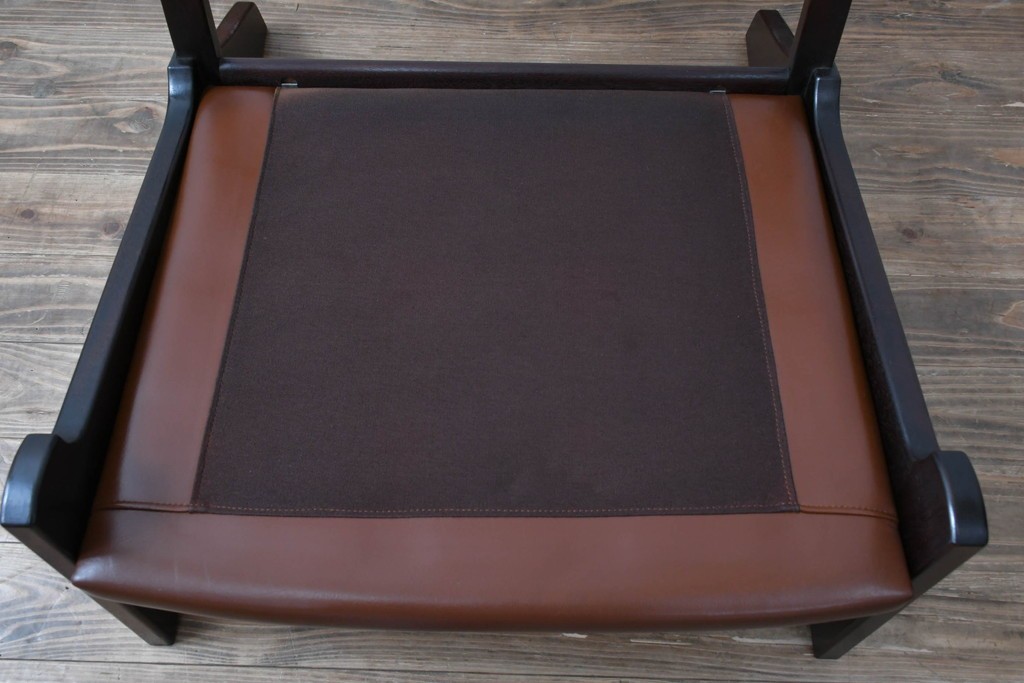 和製ビンテージ　CONDE HOUSE(カンディハウス)　Hock(ホック)　落ち着いた寛ぎの空間づくりにおすすめな1人掛けレザーソファとオットマンのセット　(R-068643)