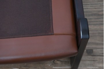 和製ビンテージ　CONDE HOUSE(カンディハウス)　Hock(ホック)　落ち着いた寛ぎの空間づくりにおすすめな1人掛けレザーソファとオットマンのセット　(R-068643)