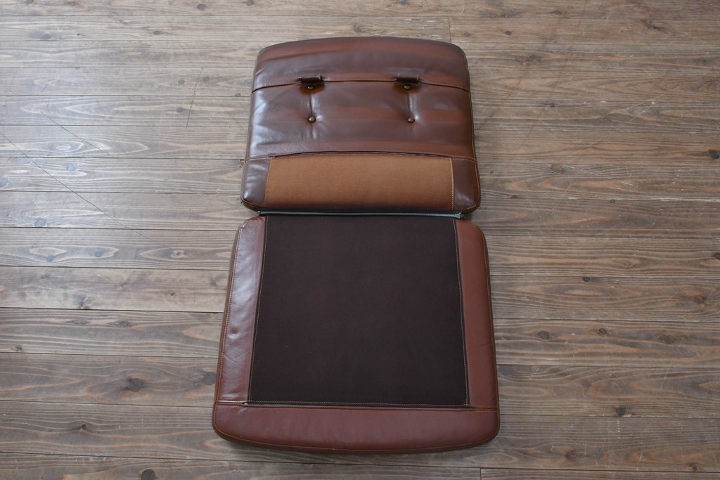 和製ビンテージ　CONDE HOUSE(カンディハウス)　Hock(ホック)　落ち着いた寛ぎの空間づくりにおすすめな1人掛けレザーソファとオットマンのセット　(R-068643)