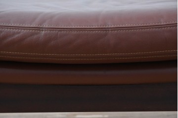 和製ビンテージ　CONDE HOUSE(カンディハウス)　Hock(ホック)　落ち着いた寛ぎの空間づくりにおすすめな1人掛けレザーソファとオットマンのセット　(R-068643)