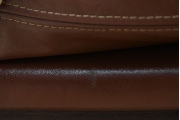 和製ビンテージ　CONDE HOUSE(カンディハウス)　Hock(ホック)　落ち着いた寛ぎの空間づくりにおすすめな1人掛けレザーソファとオットマンのセット　(R-068643)