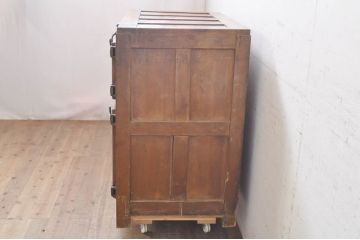 和製アンティーク　大型サイズ!!　ナラ材　ディスプレイにおすすめ!ノスタルジックな雰囲気作りに活躍する木製冷蔵庫(冷蔵箱、収納棚、戸棚)(R-068649)