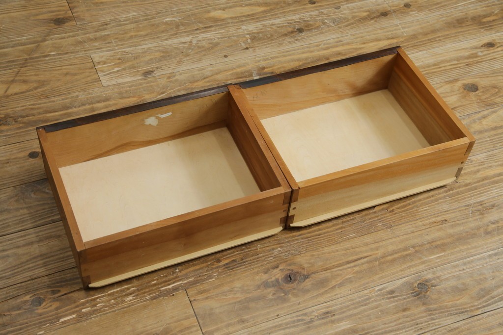 和製ヴィンテージ　松本民芸家具　深い色味が魅力的な小振りのブックケース　定価約37万円　(R-068650)