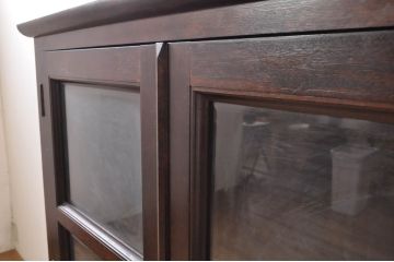 和製ビンテージ　松本民芸家具　深い色味が魅力的な小振りのブックケース(本箱、本棚、飾り棚、食器棚、収納棚、戸棚、キャビネット、ヴィンテージ)(定価約37万円)(R-068650)