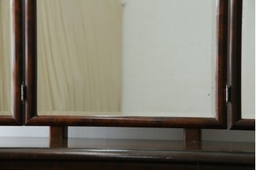 和製ヴィンテージ　希少モデル　松本民芸家具　深みのある色合いで落ち着いた雰囲気溢れる三面鏡付きドレッサー　(R-068653)